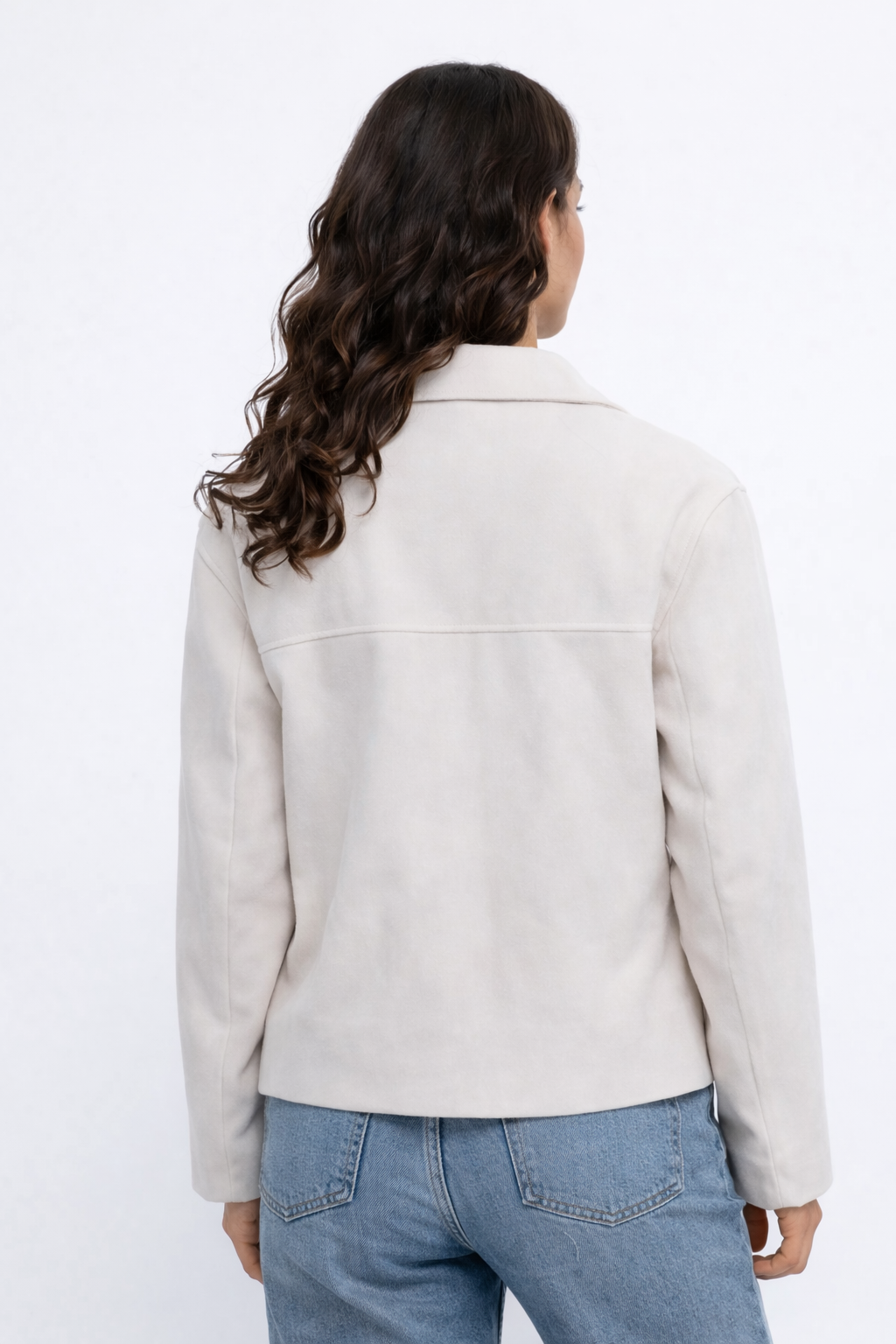 Abrigo Corto Elegante con Doble Botonadura y Bolsillos – Diseño Clásico y Sofisticado